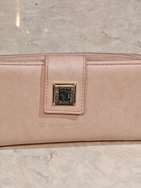 Stone Mountain Light Blush Pink Zip Wallet with Gold Emblem
